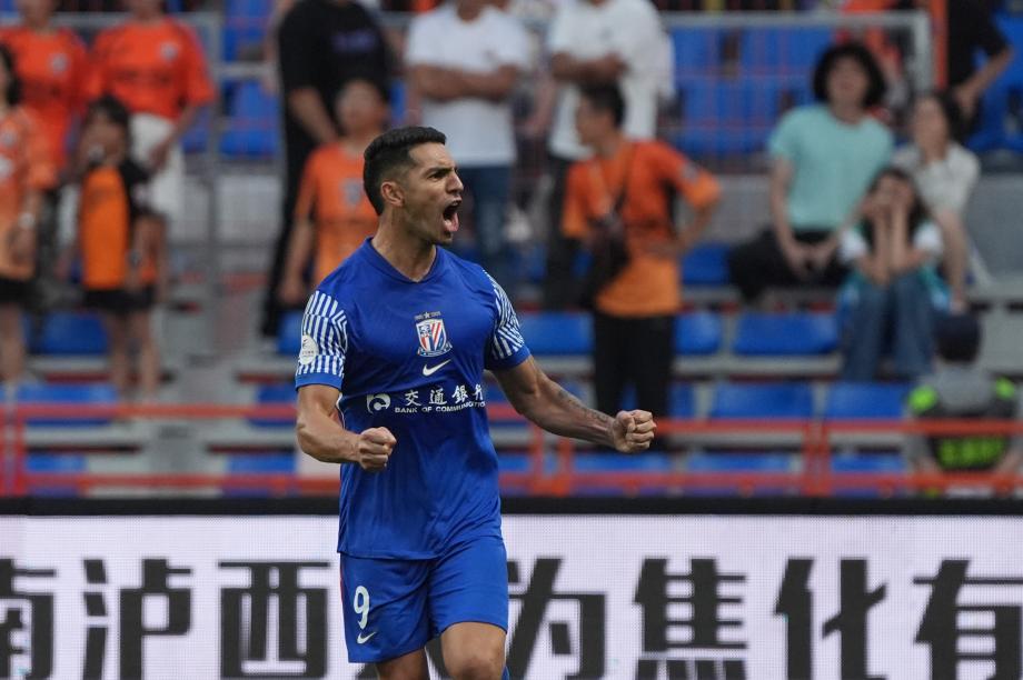 [图]中超-高天意传射于汉超救主 上海申花4-4云南玉昆